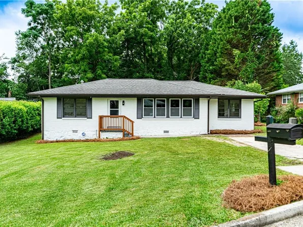 111 Woodhaven Dr, Jonesboro, GA 30236