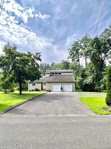 8 Kennedy Dr Photo 1
