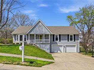 1206 Campbell St, Liberty, MO 64068