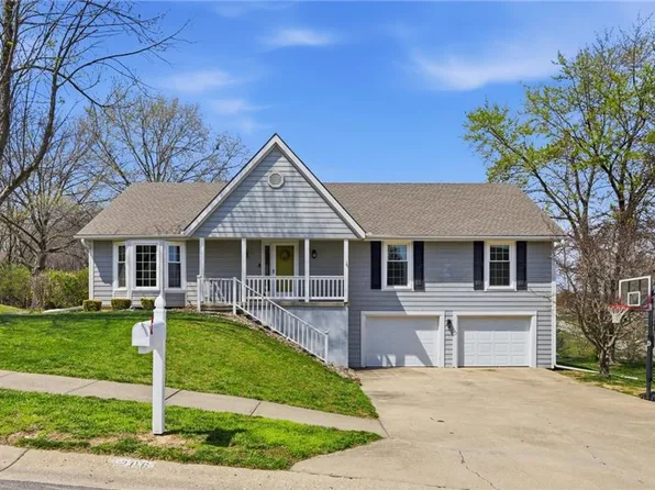 1206 Campbell St, Liberty, MO 64068