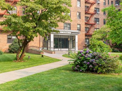 100-11 67th Rd #608, Forest Hills, NY, 11375