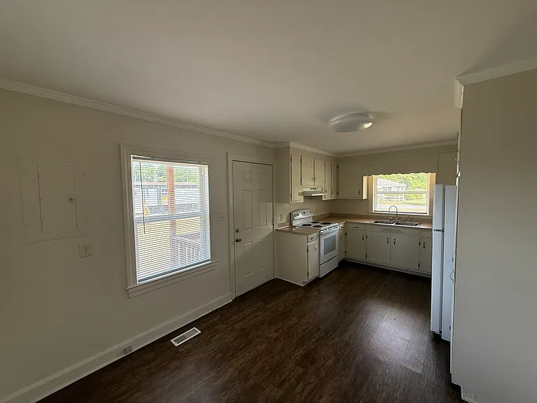 158 Contentnea Dr #A/B — Photo 9