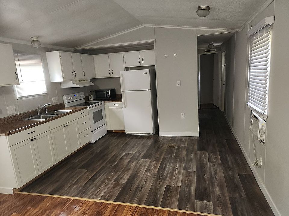 1st image of 106 Brandy Ln