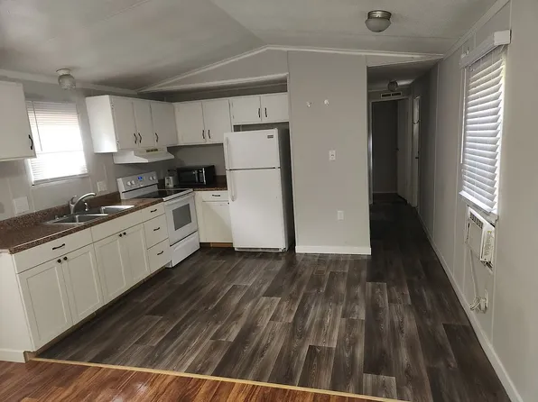 106 Brandy Ln, Kingsland, GA 31548