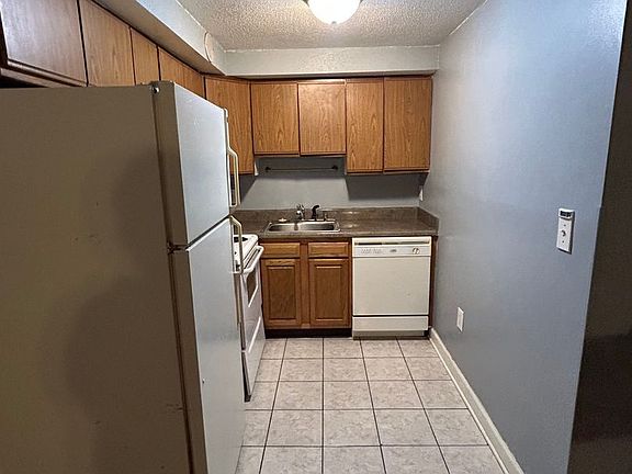 2121 Engle Rd APT 6C, Fort Wayne, IN 46809 | Zillow