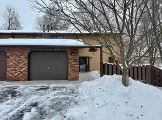 434 E 11th St APT I, New Richmond, WI 54017