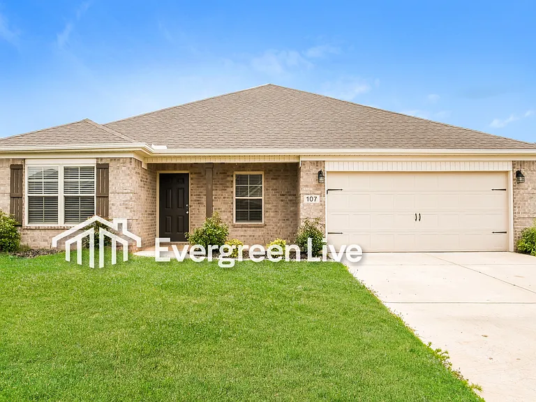 107 Ocean Springs Ave — Photo 2