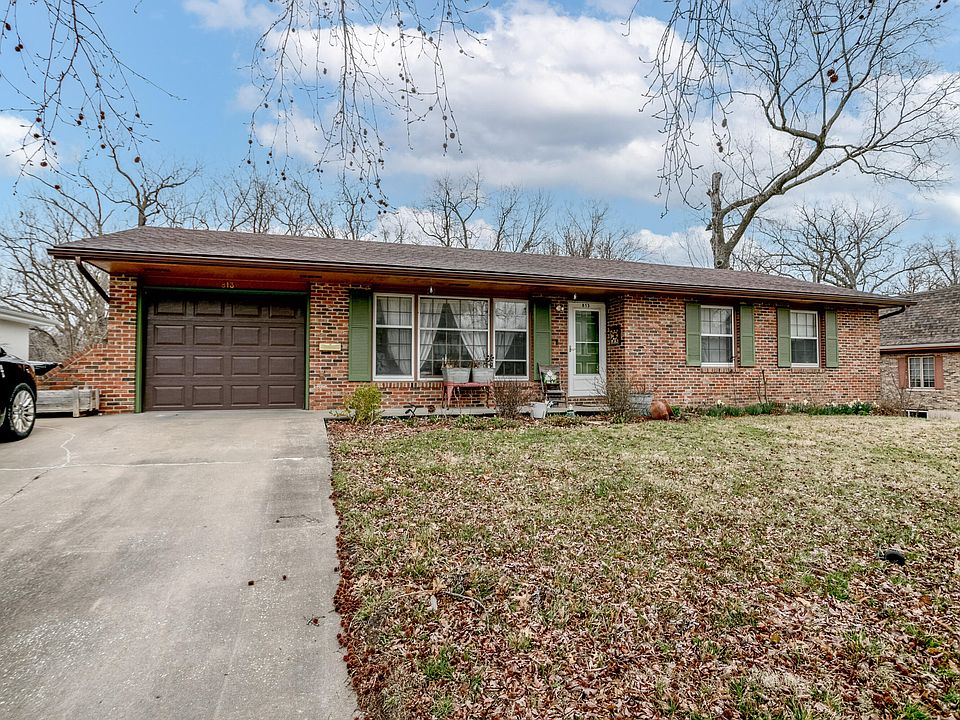 813 Gilman St, Moberly, MO 65270 Zillow