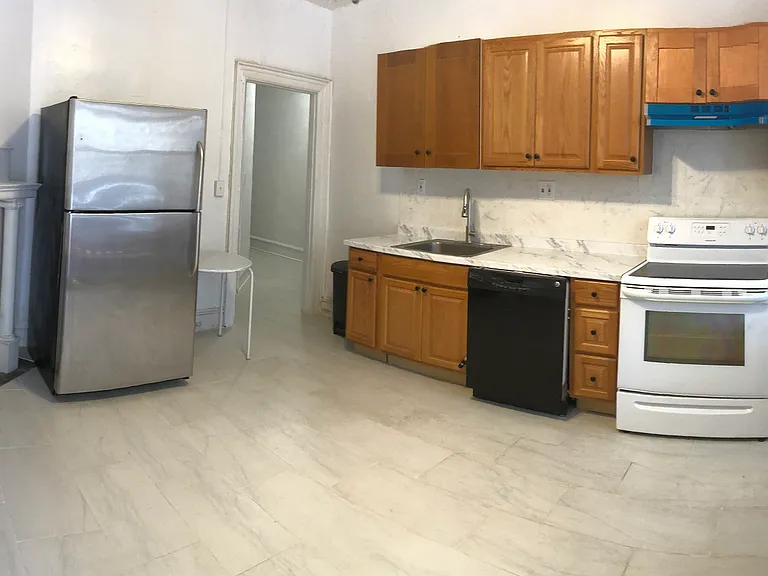 220 S 46th St #A-2 — Photo 5