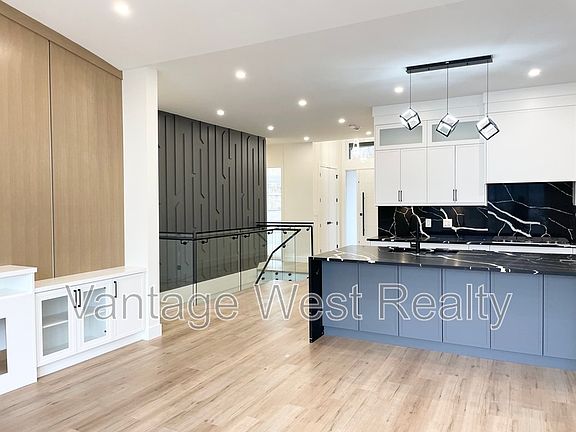 3rd image of 897 Carnoustie Dr