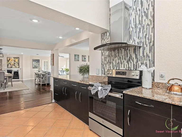 14182 Lake Mary Jane Rd — Photo 22