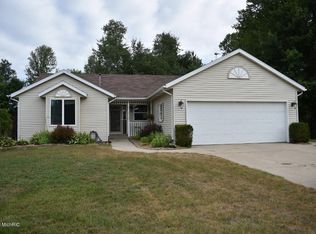 5735 Mary Eliz Dr, Allendale, MI 49401