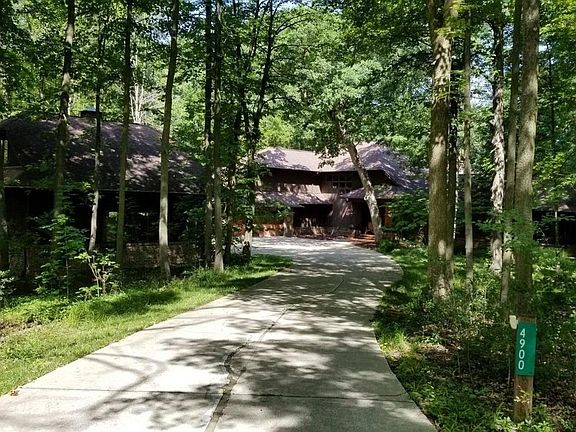 2nd image of 4900 Walnut Woods Dr