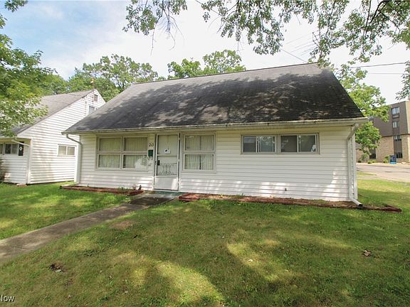 2nd image of 213 Oak Knoll St