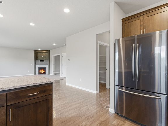 4th image of 3091 NE Hidden Meadow Dr