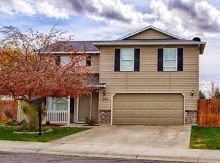 575 E Black Hawk Ct, Kuna, ID 83634