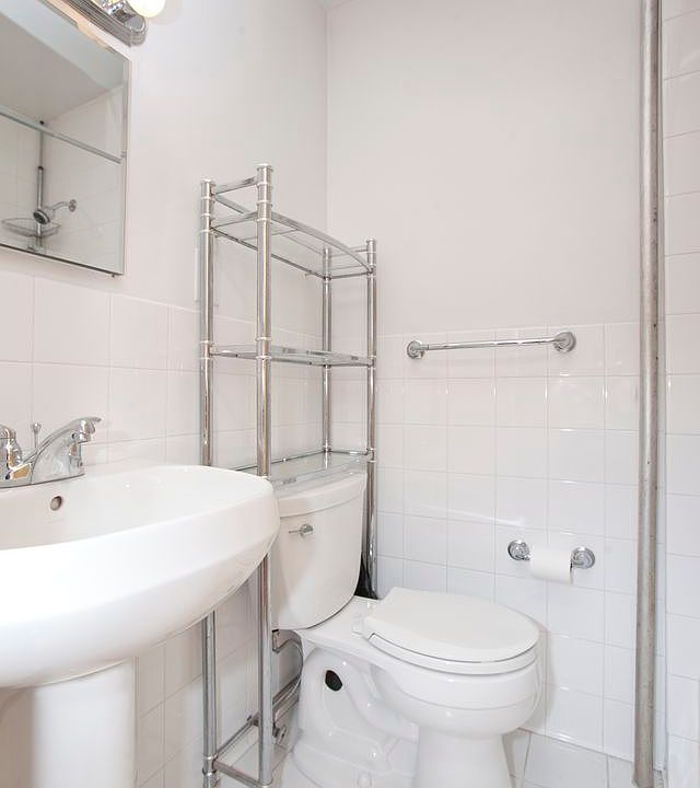 1st image of 19 W 105th St APT 1C