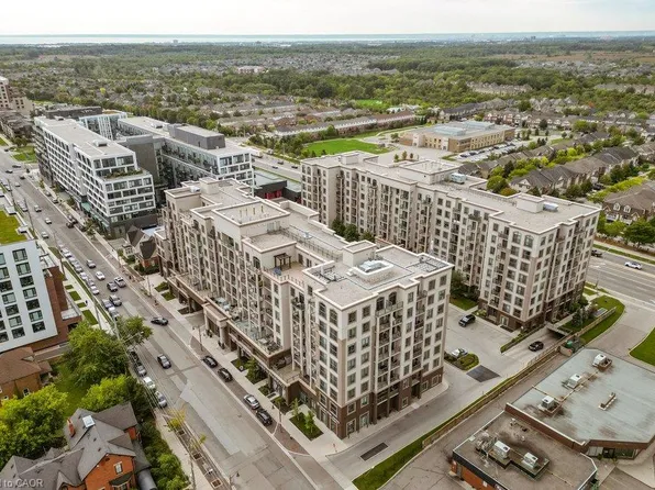 2486 Old Bronte Rd #701, Oakville, ON L6M 0Y4
