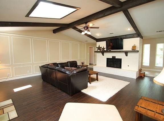 4th image of 2605 Grandview Dr