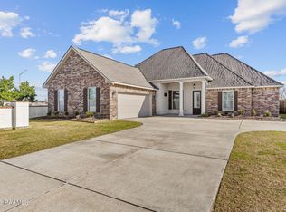 101 Chemet Rd, Youngsville, LA 70592