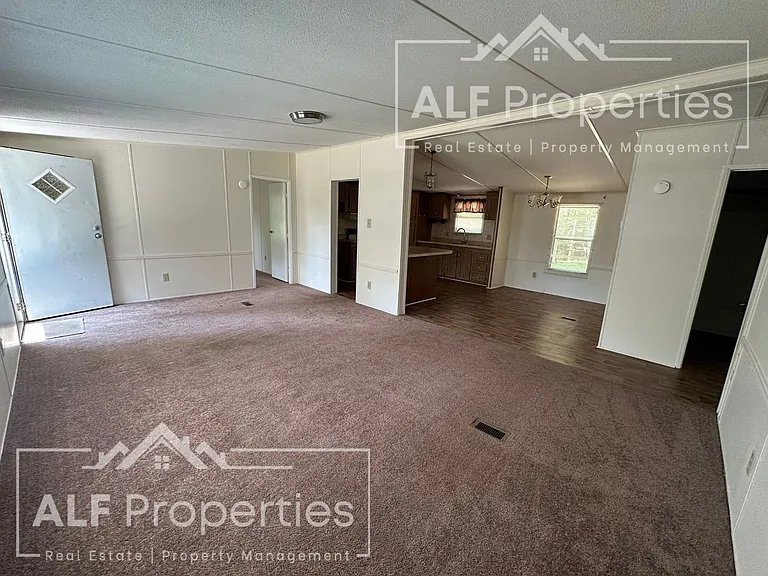 368 Plantation Dr — Photo 2