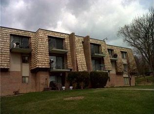 735 Forest Green Dr, Coraopolis, PA 15108