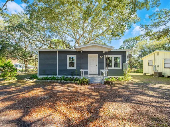 496 Avenue A, Eastpoint, FL 32328