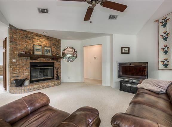 4th image of 1411 Donna Ln