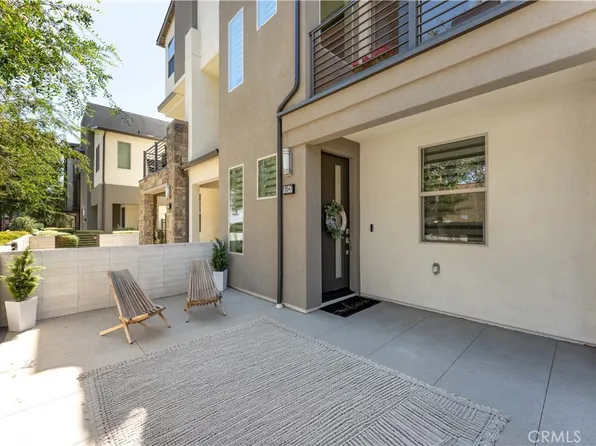 19547 W Cardigan Dr, Northridge, CA 91324