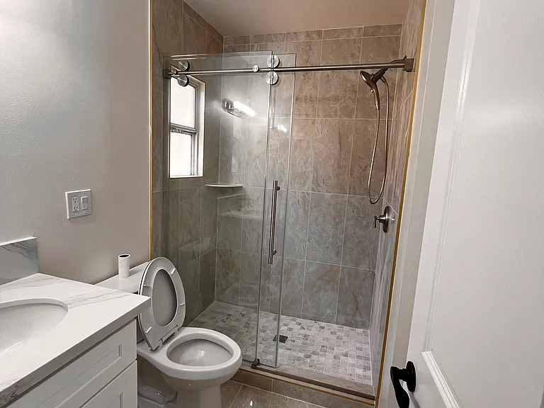 5921 Rowland Ave — Photo 12