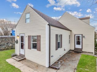 126 Pine Hill Cir, Waltham, MA 02451