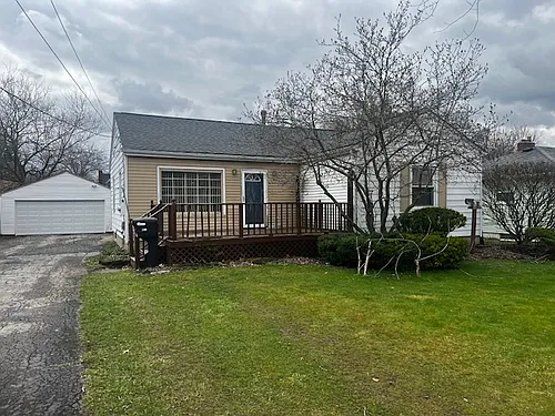 348 Adelaide Ave NE Photo 1