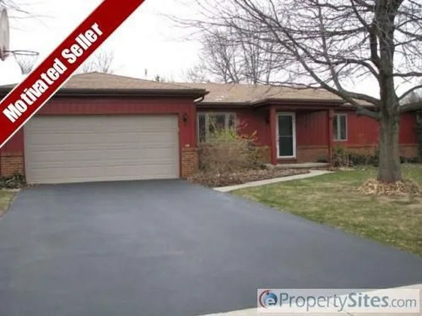 2448 Winding Creek Dr, Maumee, OH 43537