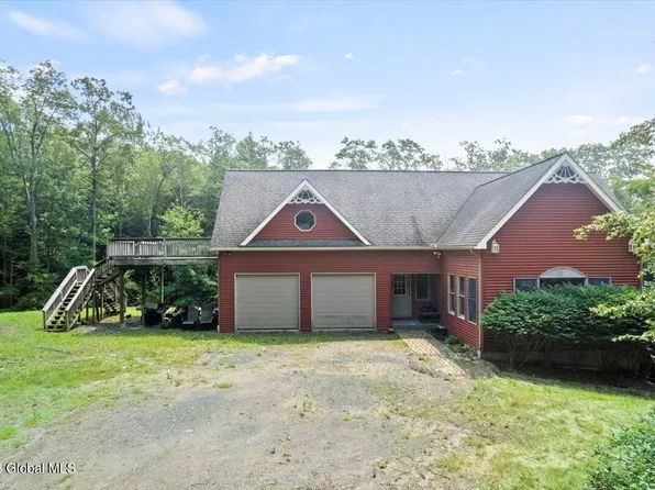 336 Stuffle Street, Cropseyville, NY 12052