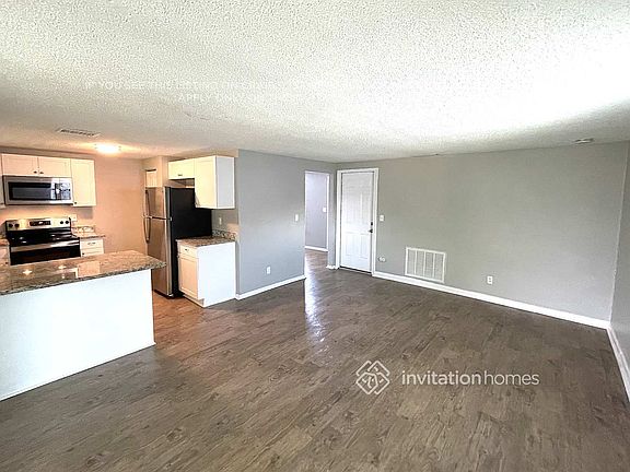 3rd image of 9120 Crabtree Ln