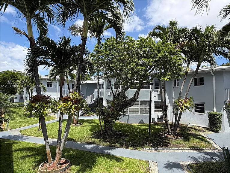 1701 NE Miami Gardens Dr #117 — Photo 1