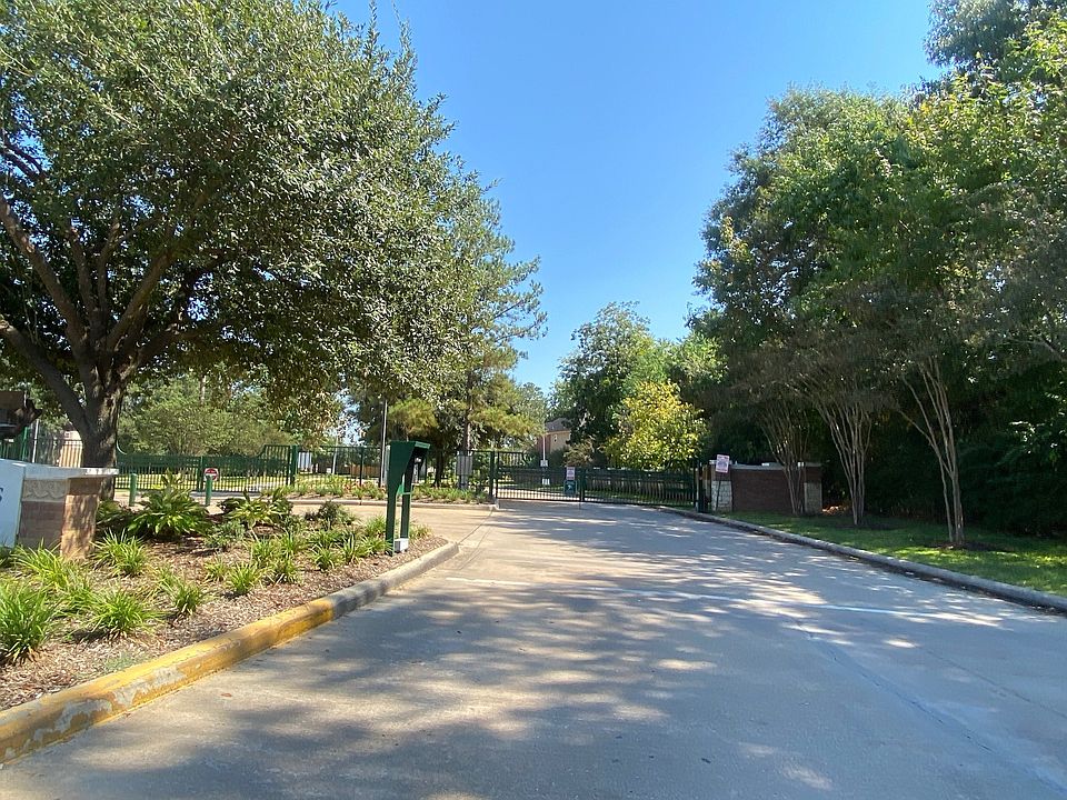2nd image of 25502 Forest Springs Lake