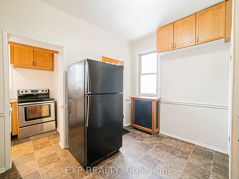 52 Proctor Blvd #MAIN — Photo 36