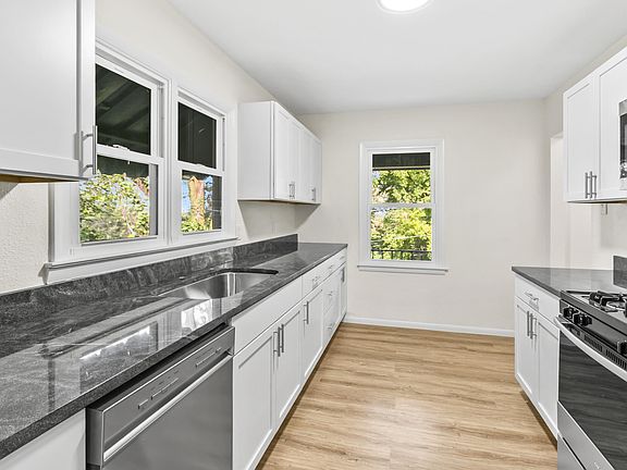 3rd image of 213 Langstrom St