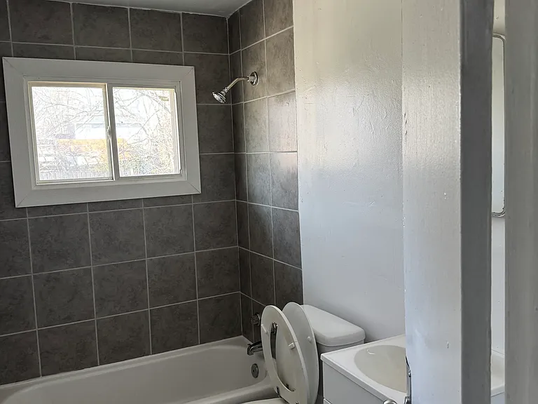 807 14th St SW — Photo 12