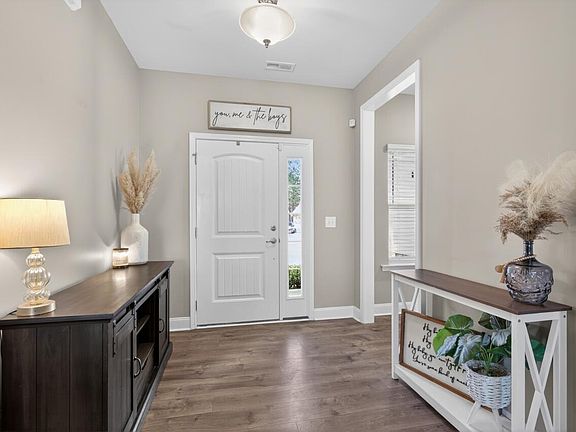 3rd image of 28 Rock Oak Ct