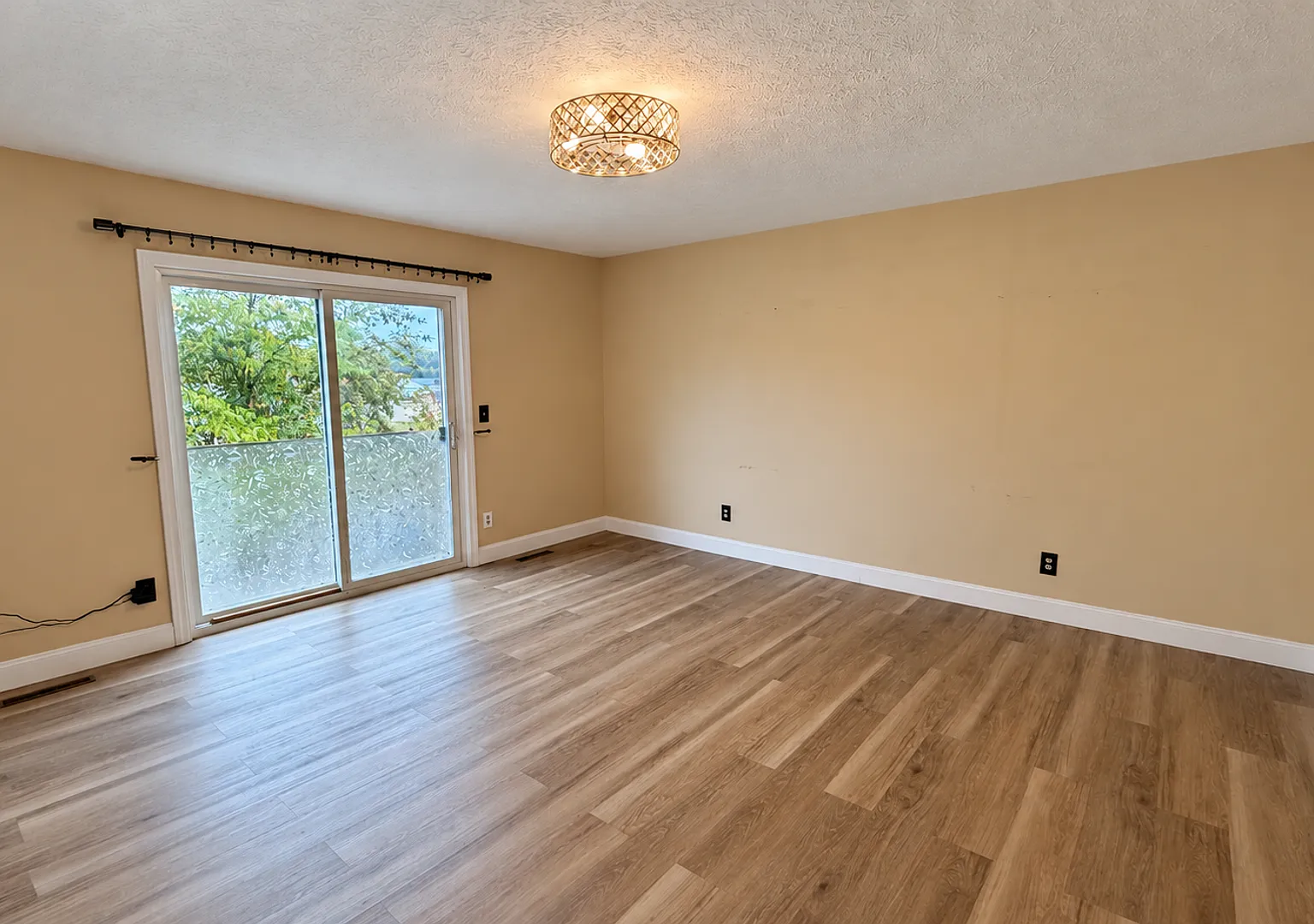 42 Broadview Ave — Photo 3