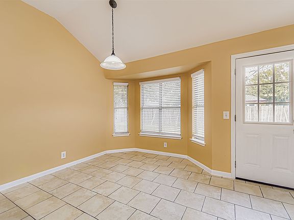 3rd image of 441 Keystone Loop