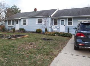 12 Meadowbrook Ave, Eatontown, NJ 07724