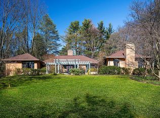 914 Sorrel Ln, Bryn Mawr, PA 19010