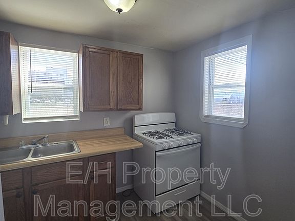 4th image of 938 N Broadway Ave APT 4