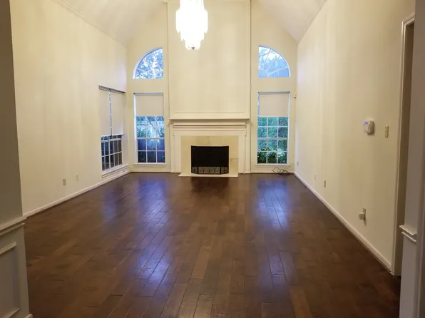 4622 Grand Cayman Dr, Sugar Land, TX 77479