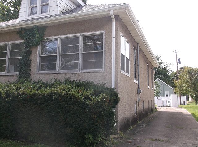 1st image of 1537 Sobieski St