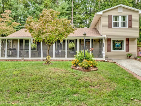 4780 Little Bear Rd, Salem, VA 24153