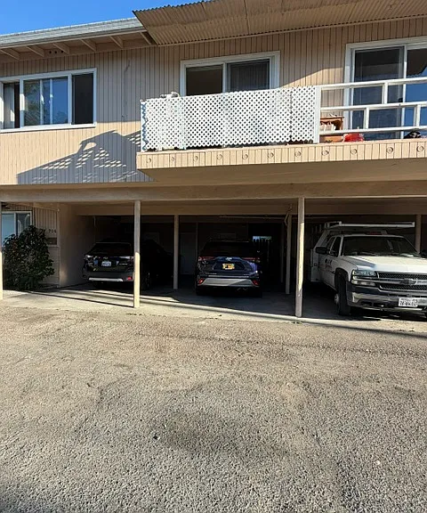 906 Beaver Ln — Photo 3